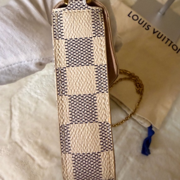 Louis Vuitton Pochette Félicie in Damier Azur canvas. - Picture 8 of 16